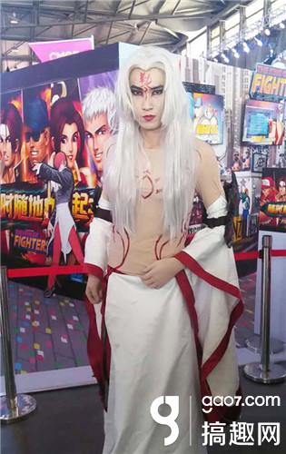 好色尸王调戏showgirl 《尸兄》boss满场飞求抱抱